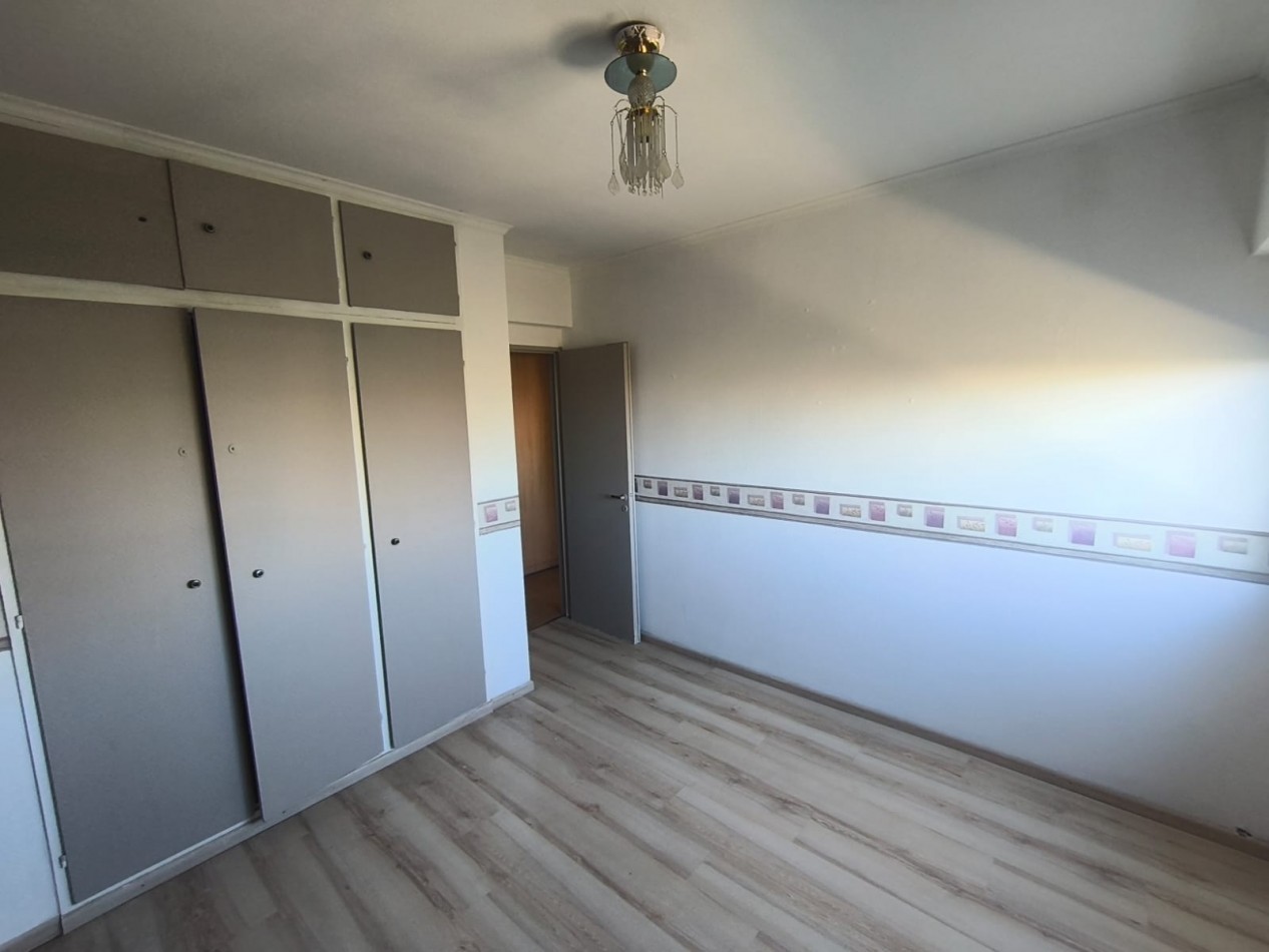 Departamento- Avda. Rivadavia