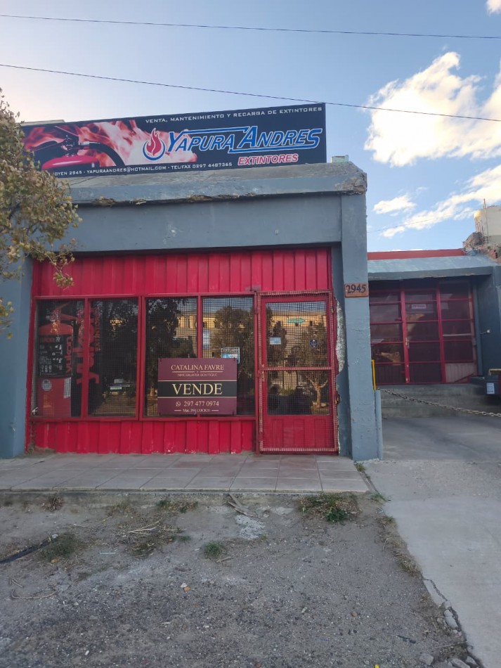 TALLER Y SALON COMERCIAL  EN VENTA 