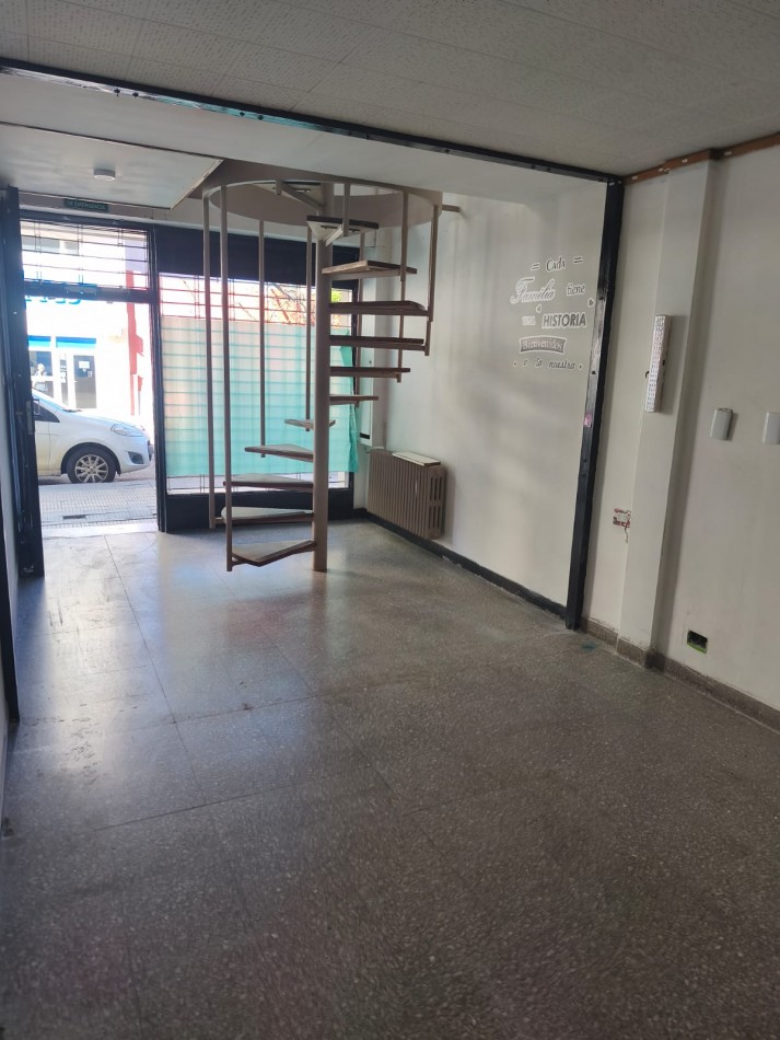 LOCAL COMERCIAL 