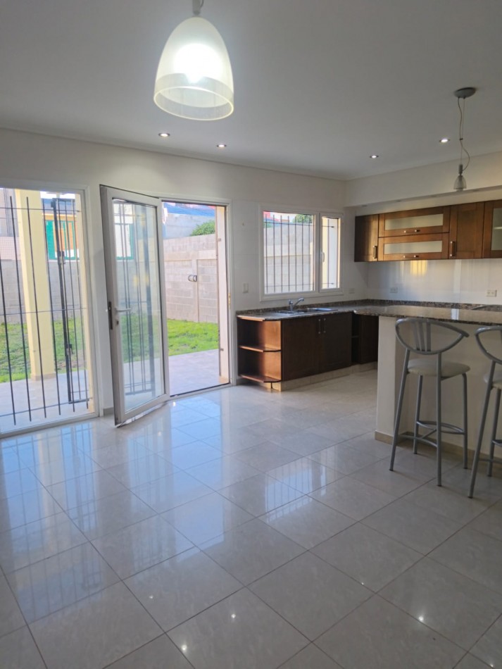 CASA GERENCIAL  3 DORMITORIOS