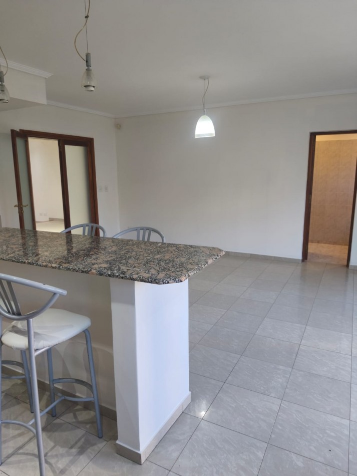 CASA GERENCIAL  3 DORMITORIOS