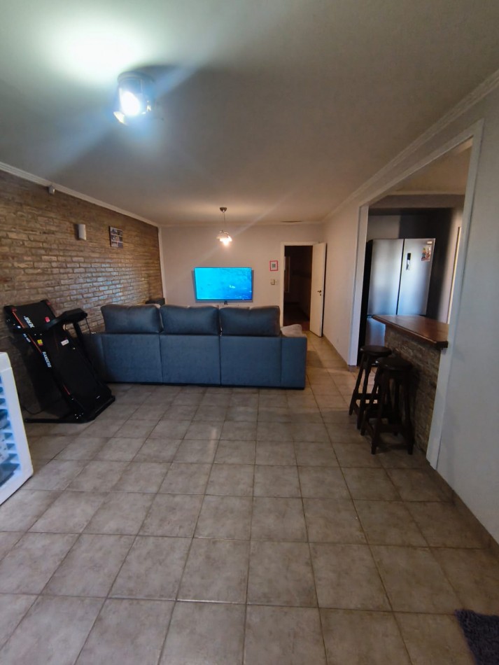 CASA 4 DORMITORIOS + QUINCHO CON DORM.