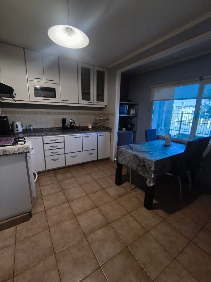 CASA 4 DORMITORIOS + QUINCHO CON DORM.
