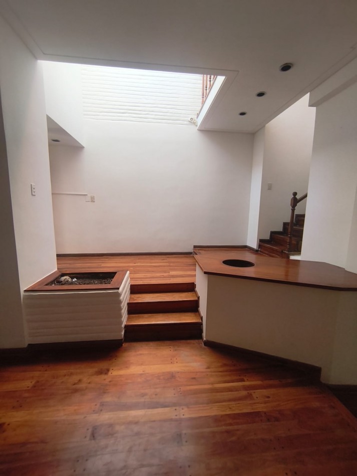 CASA EN PUEYRREDON - TRES DORMITORIOS