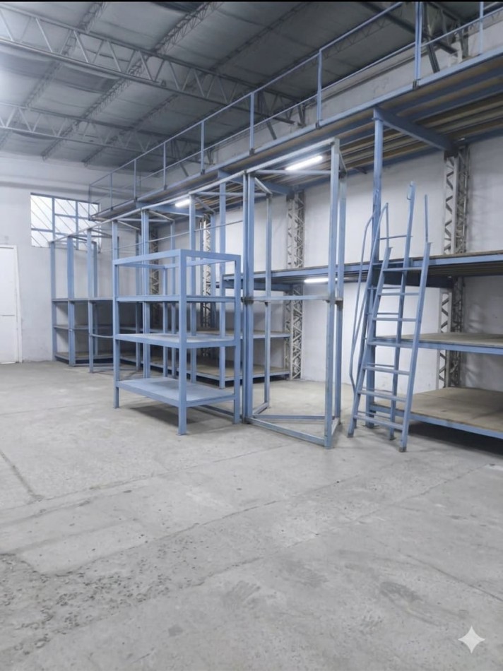DEPOSITO + OFICINA EN ALQUILER B° INDUSTRIAL
